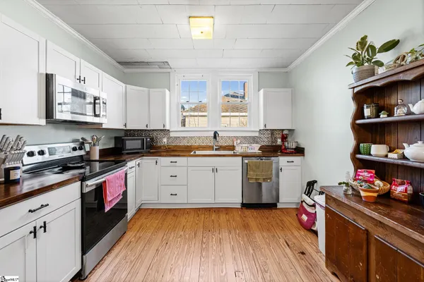 $125,000 | 38 South Greenwood Avenue, Ware Shoals, SC 29692