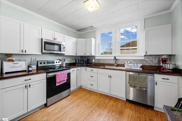 $125,000 | 38 South Greenwood Avenue, Ware Shoals, SC 29692