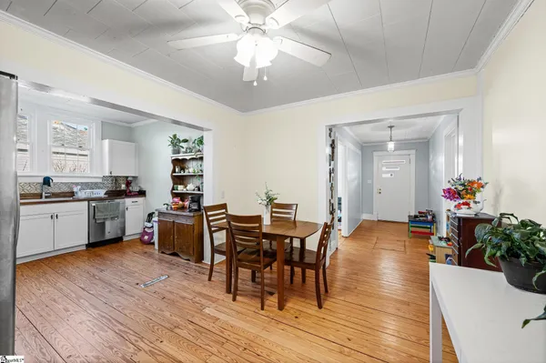 $125,000 | 38 South Greenwood Avenue, Ware Shoals, SC 29692