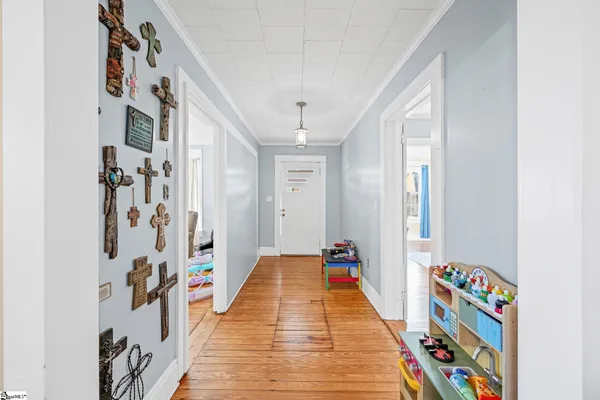 $125,000 | 38 South Greenwood Avenue, Ware Shoals, SC 29692