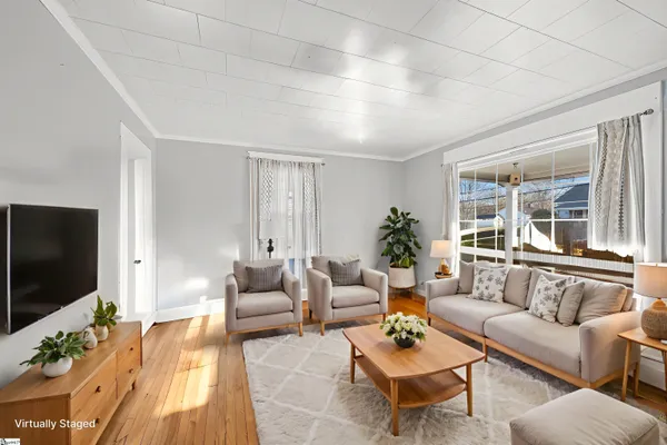 $125,000 | 38 South Greenwood Avenue, Ware Shoals, SC 29692