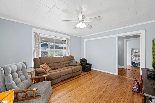 $125,000 | 38 South Greenwood Avenue, Ware Shoals, SC 29692