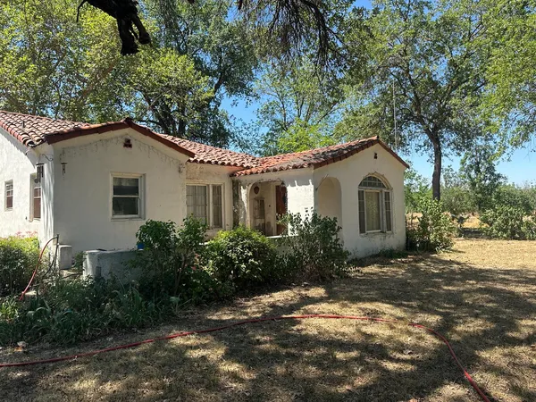 $2,300,000 | 5721 East Riverdale Avenue, Laton, CA 93242