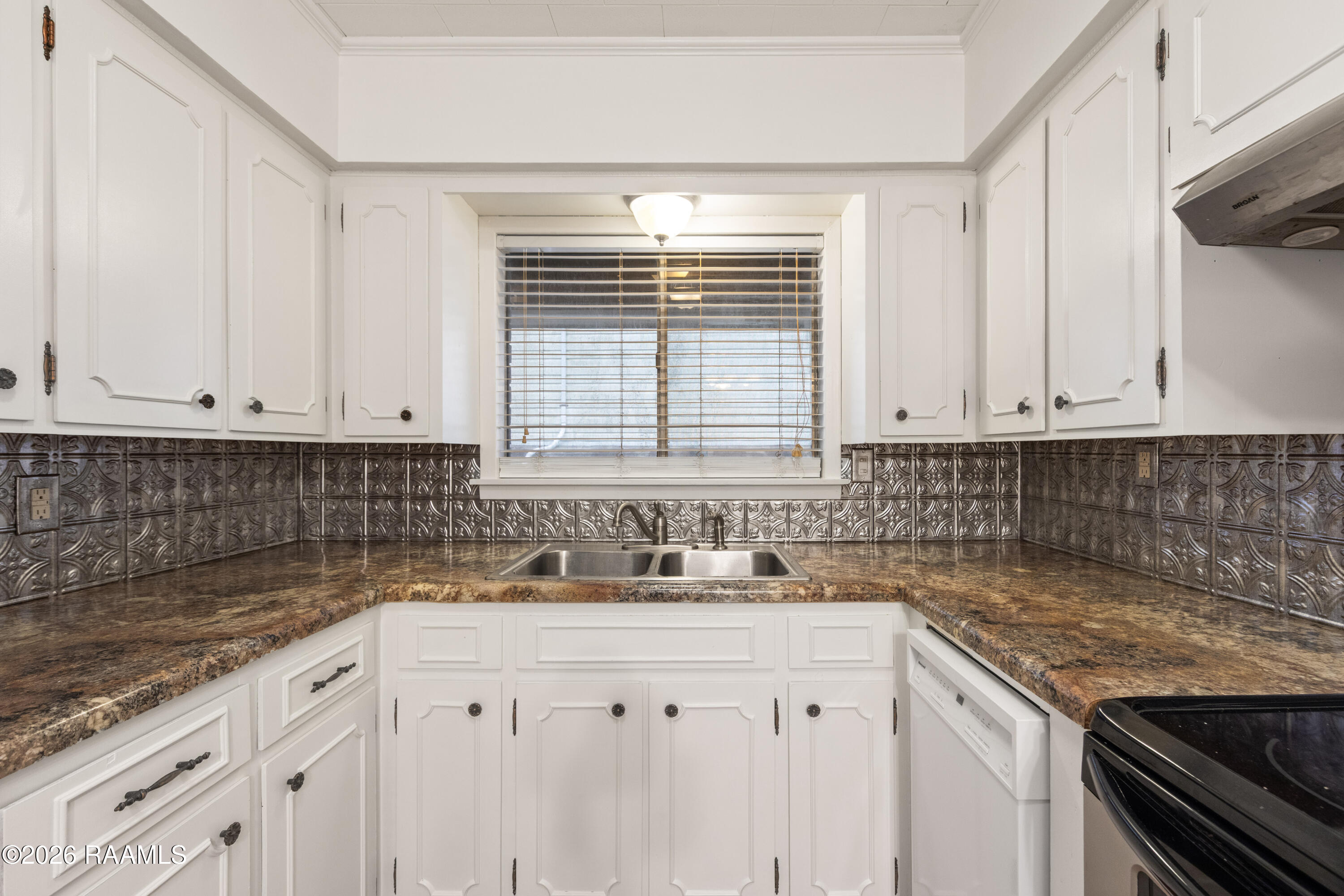 110 Midtown Alley, Unit D Lafayette, LA 70503 - Photo 7 of 12 110MidtownAlyD-15