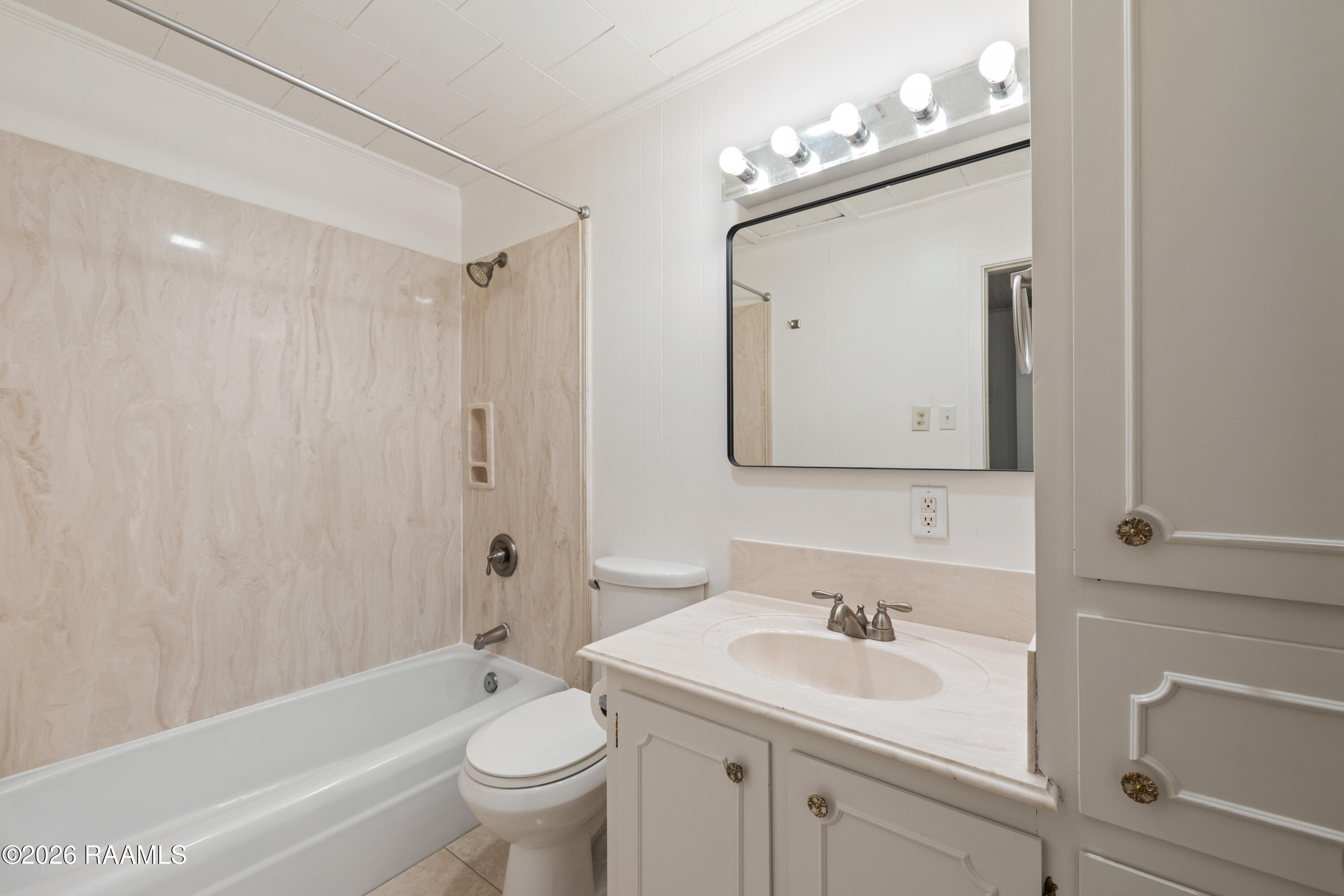 110 Midtown Alley, Unit D Lafayette, LA 70503 - Photo 10 of 12 110MidtownAlyD-36