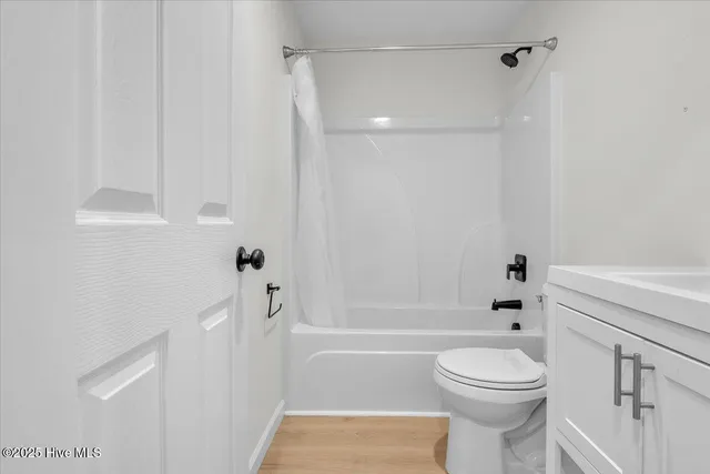 $429,000 | 5302 Autumn Drive, Wilmington, NC 28409