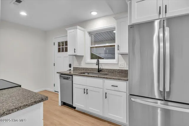 $429,000 | 5302 Autumn Drive, Wilmington, NC 28409