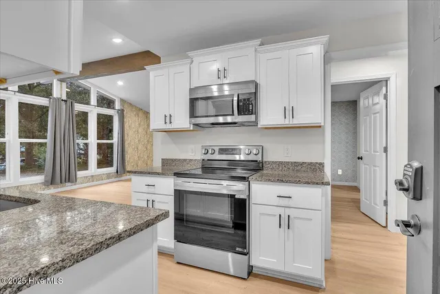 $429,000 | 5302 Autumn Drive, Wilmington, NC 28409