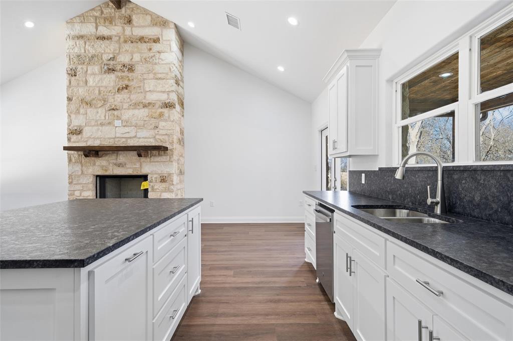 1698 Rogers Hill Road Waco, TX 76705 - Photo 11 of 34