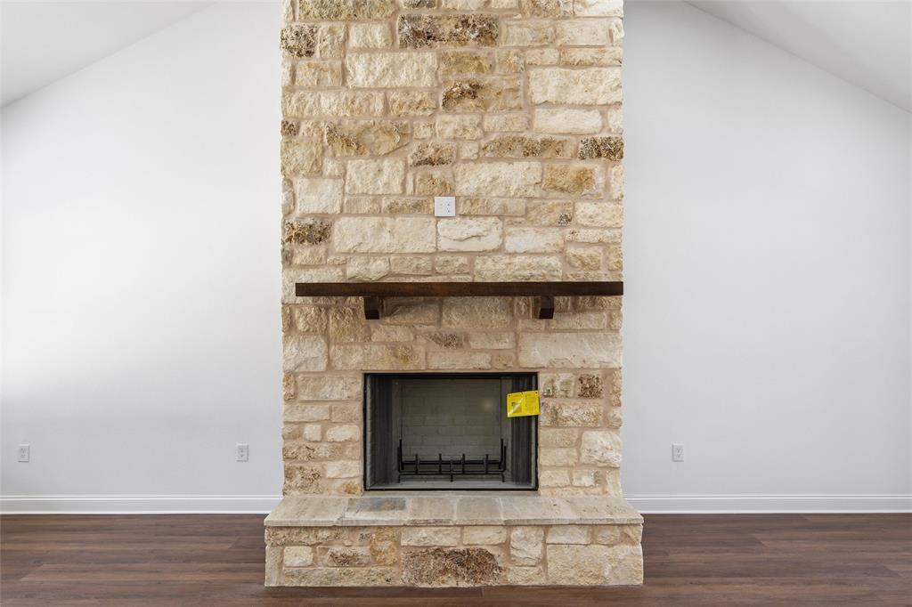 1698 Rogers Hill Road Waco, TX 76705 - Photo 5 of 34