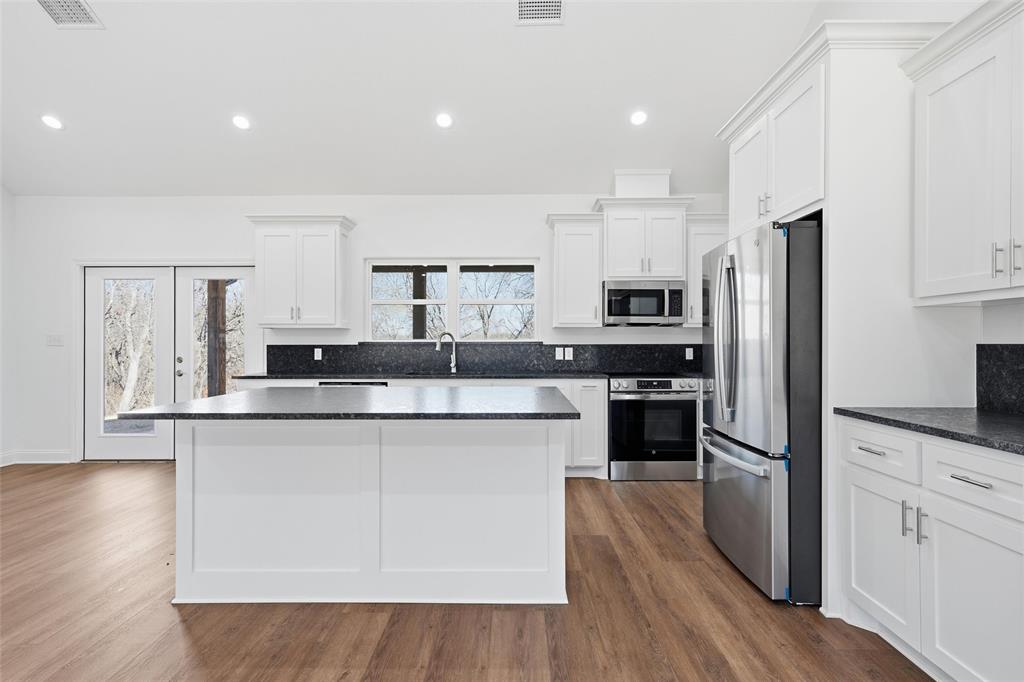 1698 Rogers Hill Road Waco, TX 76705 - Photo 7 of 34