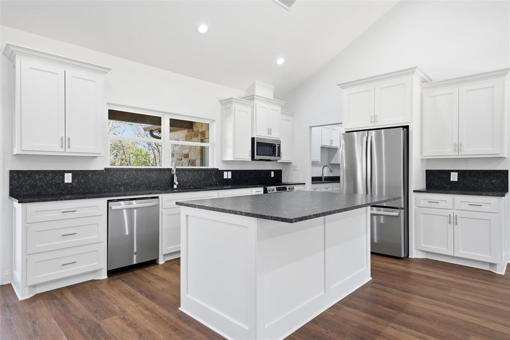 1698 Rogers Hill Road Waco, TX 76705 - Photo 8 of 34