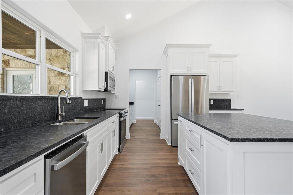 1698 Rogers Hill Road Waco, TX 76705 - Photo 10 of 34