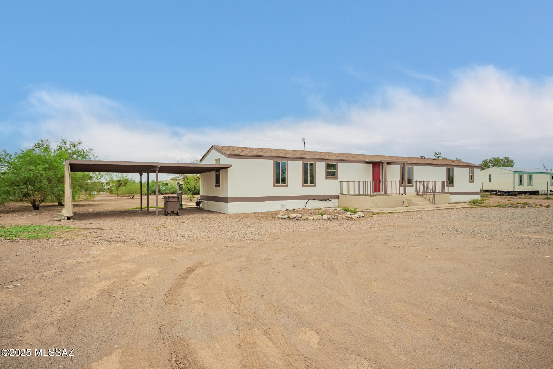 17455 West Oatman Road Marana, AZ 85653 - Photo 2 of 28