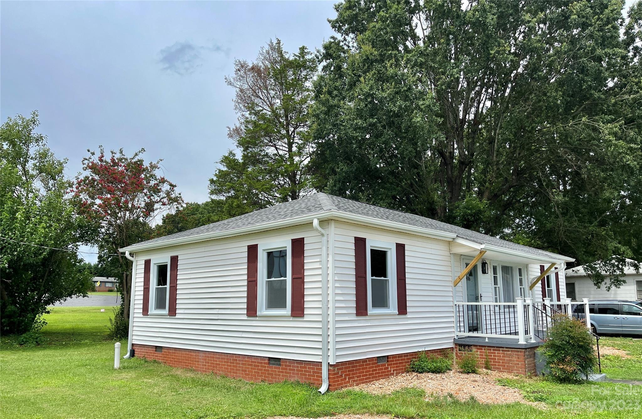 406 9th Street Southwest Conover, NC 28613 - Photo 21 of 23 Gallery Image 21