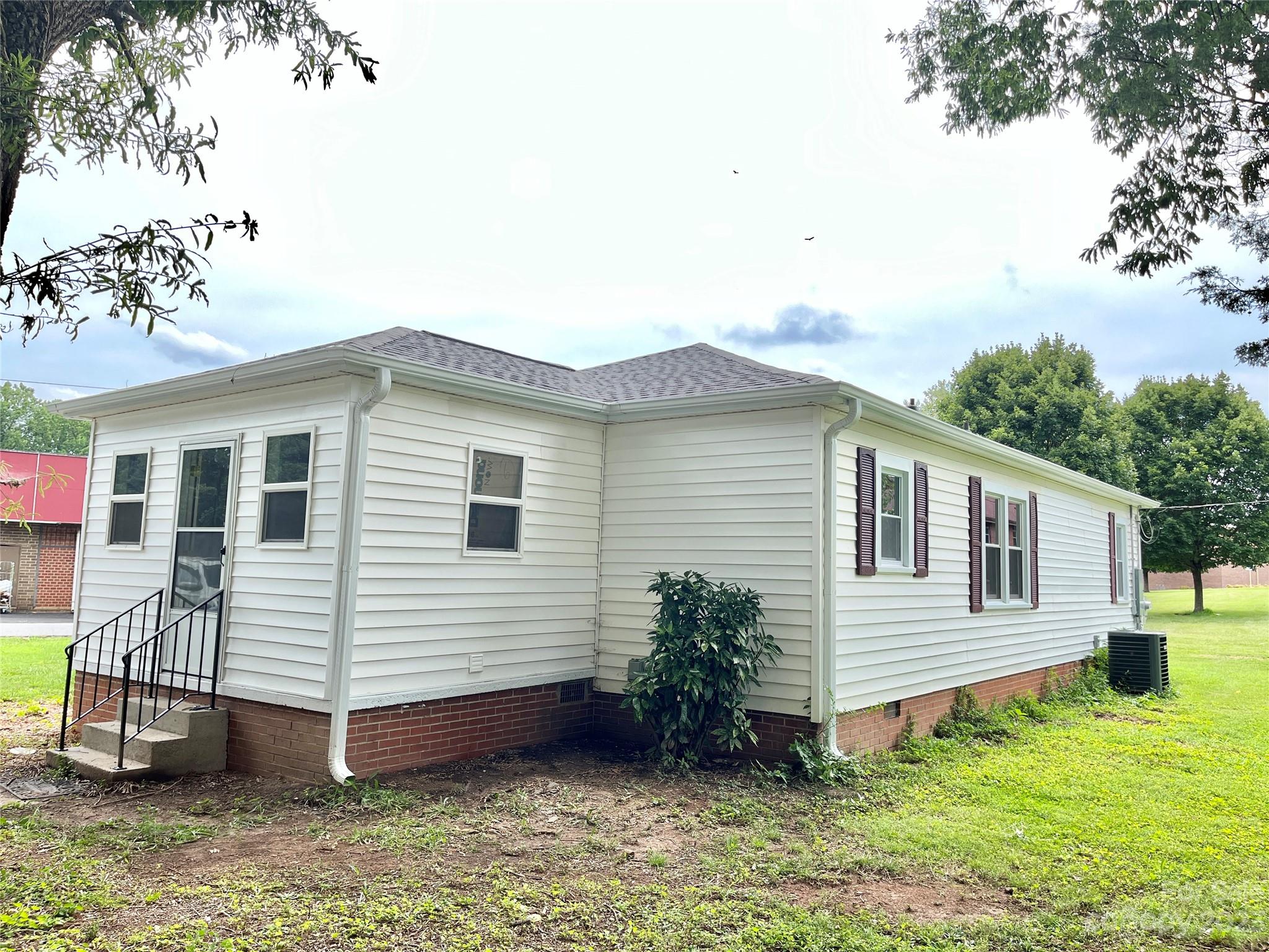 406 9th Street Southwest Conover, NC 28613 - Photo 22 of 23 Gallery Image 22
