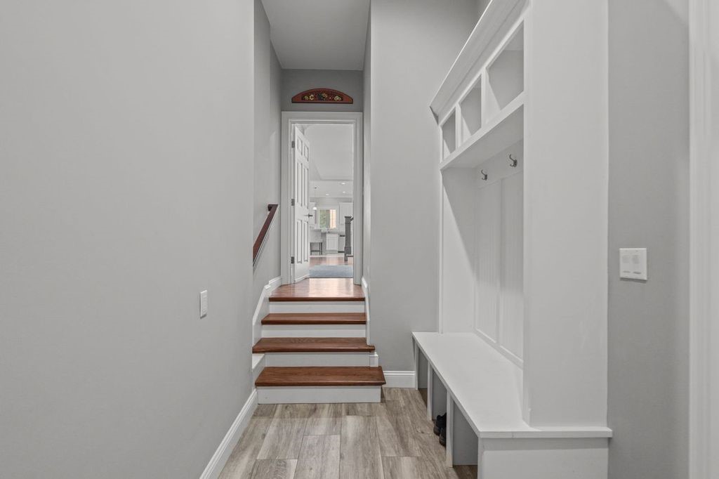2 West Farm Road Smithfield, RI 02917 - Photo 24 of 43 mud room