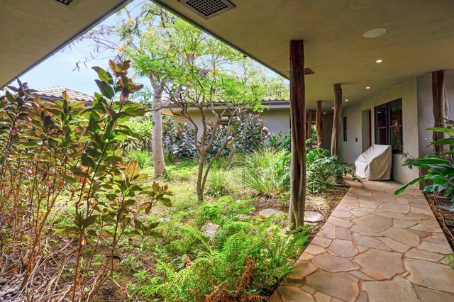 a view of backyard with garden