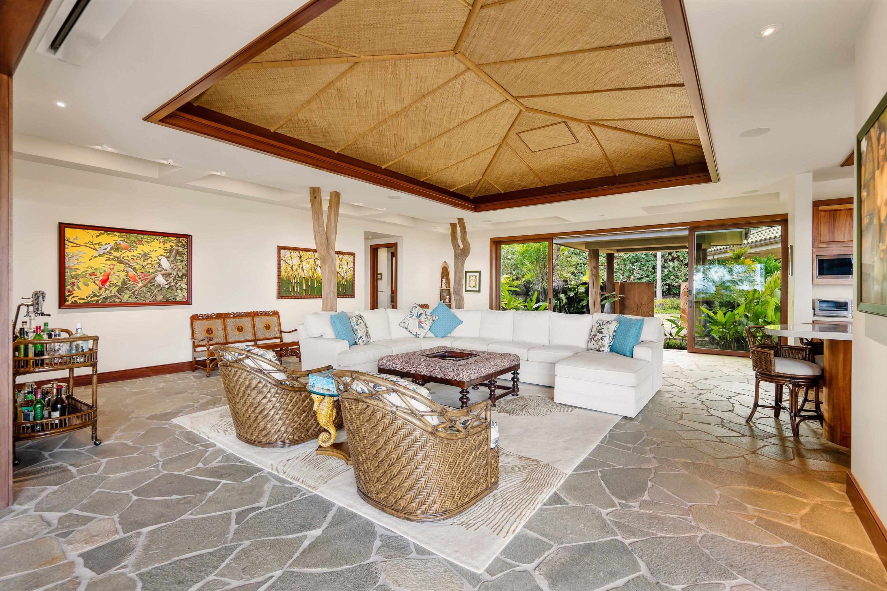 137 Anapuni Loop Lahaina, HI 96761 - Photo 5 of 19 a living room with furniture a window and a table