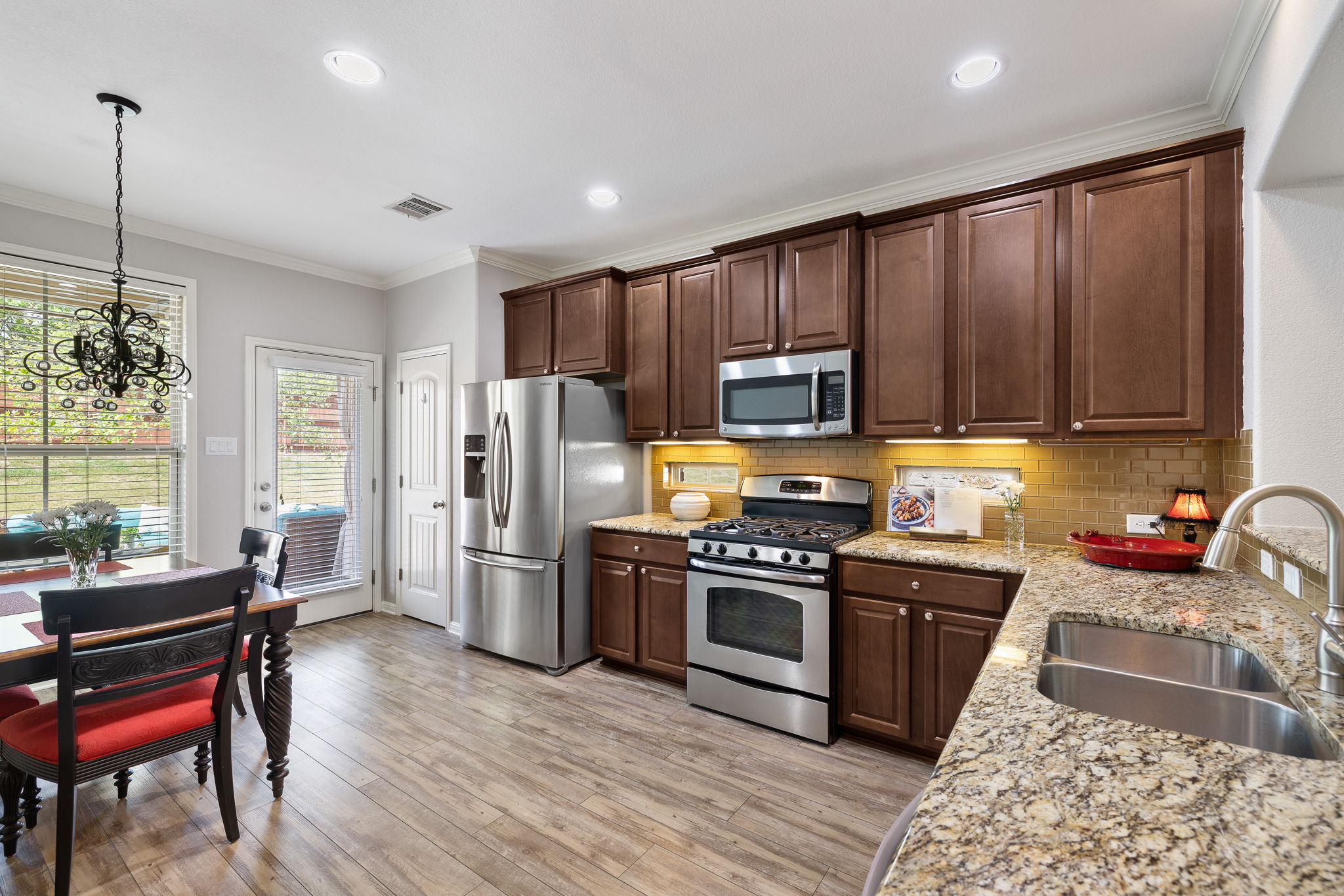 14001 Avery Ranch Boulevard, Unit 1703 Austin, TX 78717 - Photo 8 of 34 Kitchen