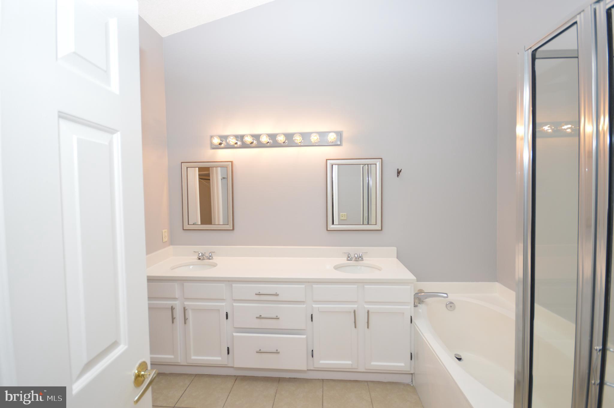102 Harrogate Road Fredericksburg, VA 22406 - Photo 26 of 41 Master bath