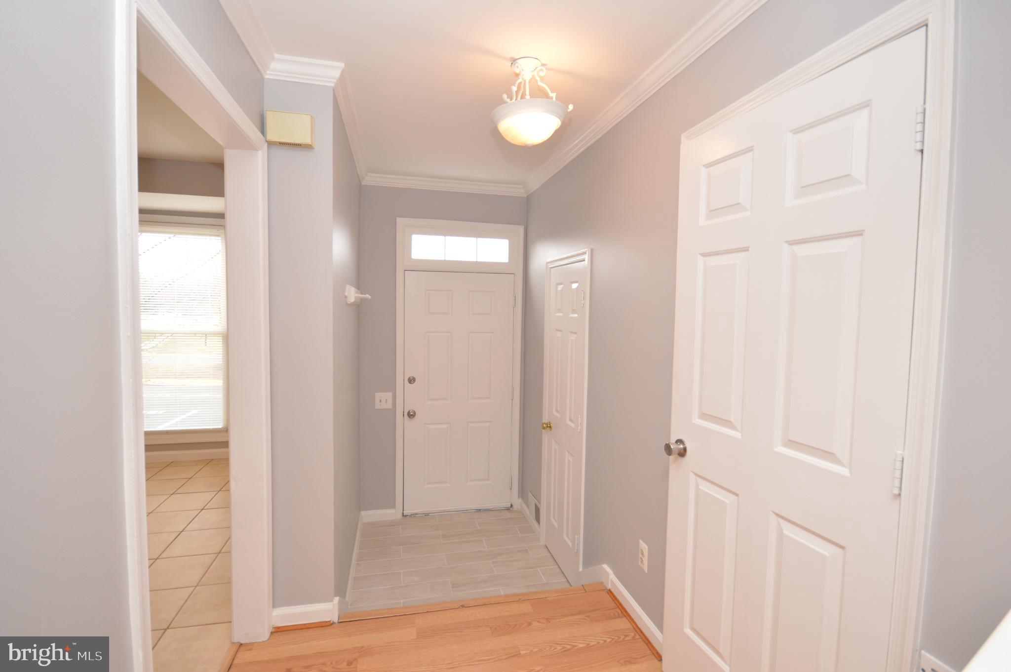 102 Harrogate Road Fredericksburg, VA 22406 - Photo 6 of 41 Foyer