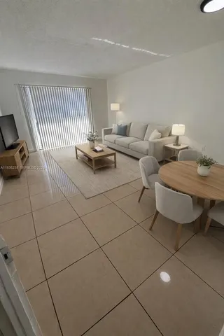 $1,475 | 15201 Northeast 6th Avenue, Unit C104, Miami, FL 33162