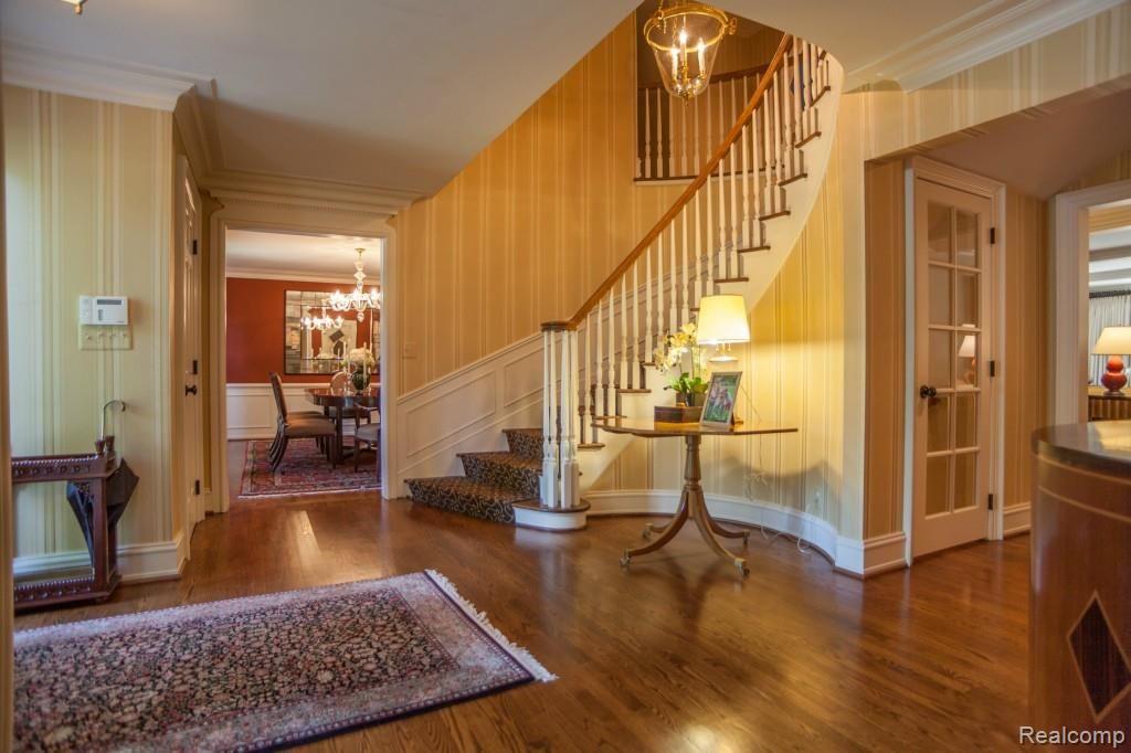 2601 Indian Mound Road Bloomfield Hills, MI 48301 - Photo 3 of 23
