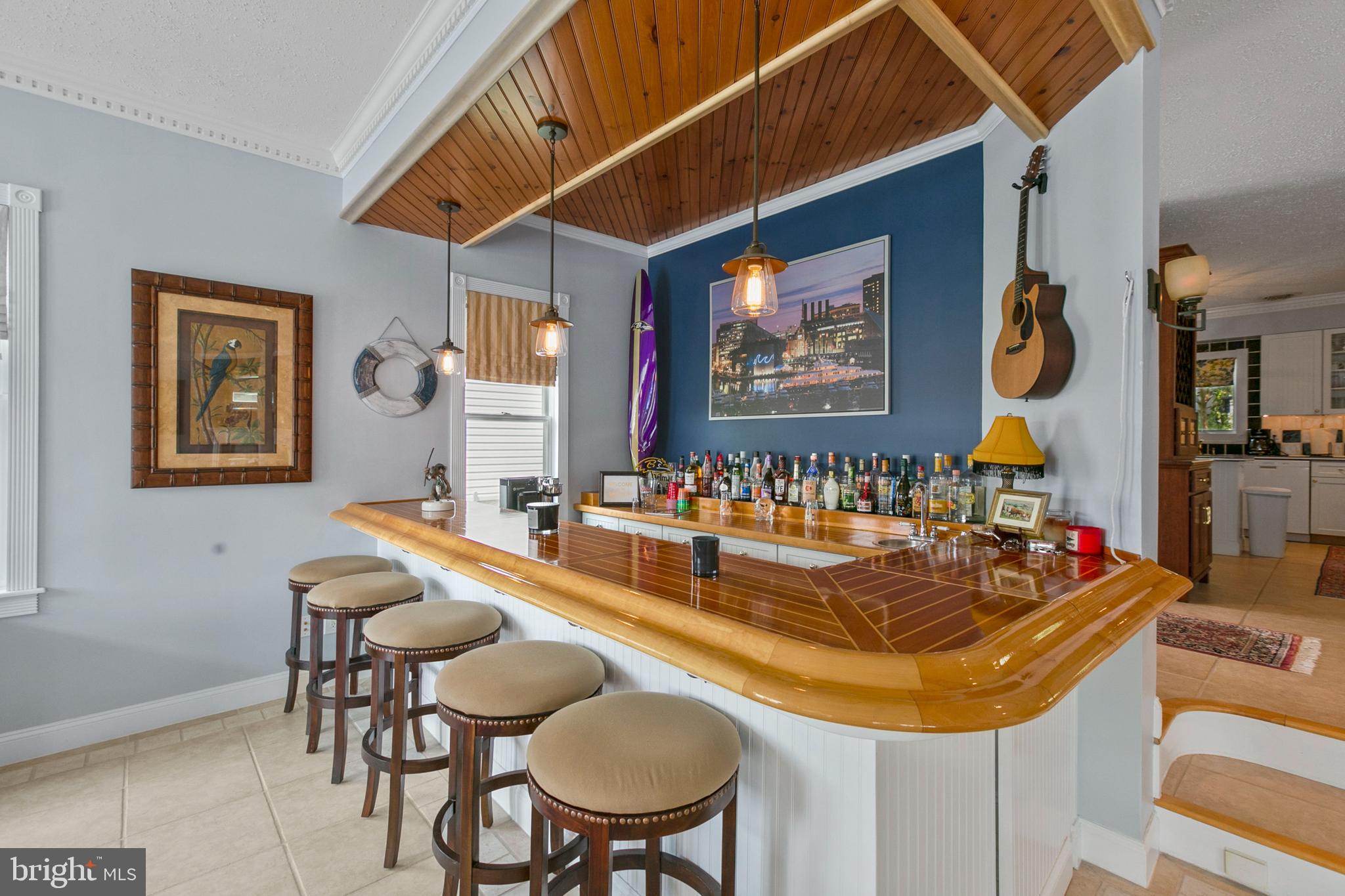 2334 Poplar Road Baltimore, MD 21221 - Photo 12 of 80 Teakwood bar