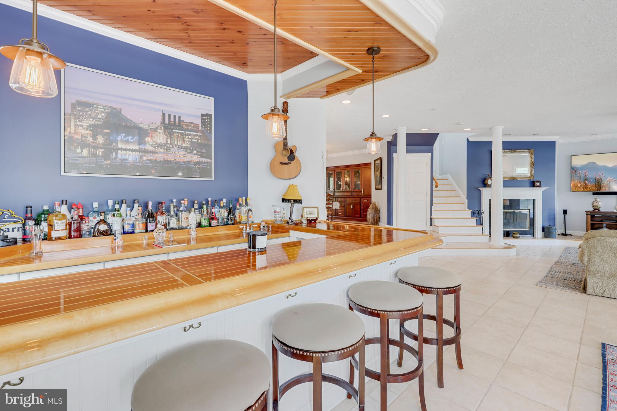 2334 Poplar Road Baltimore, MD 21221 - Photo 13 of 80 Teakwood bar