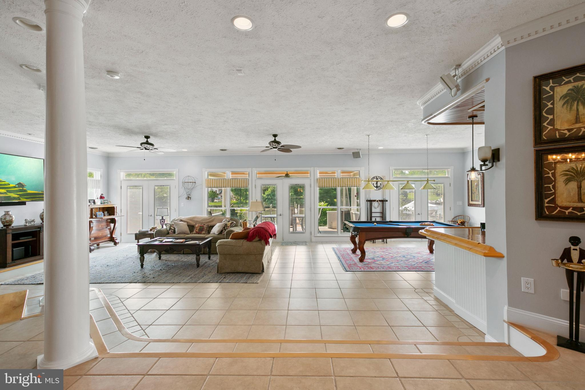 2334 Poplar Road Baltimore, MD 21221 - Photo 4 of 80 Large open living space