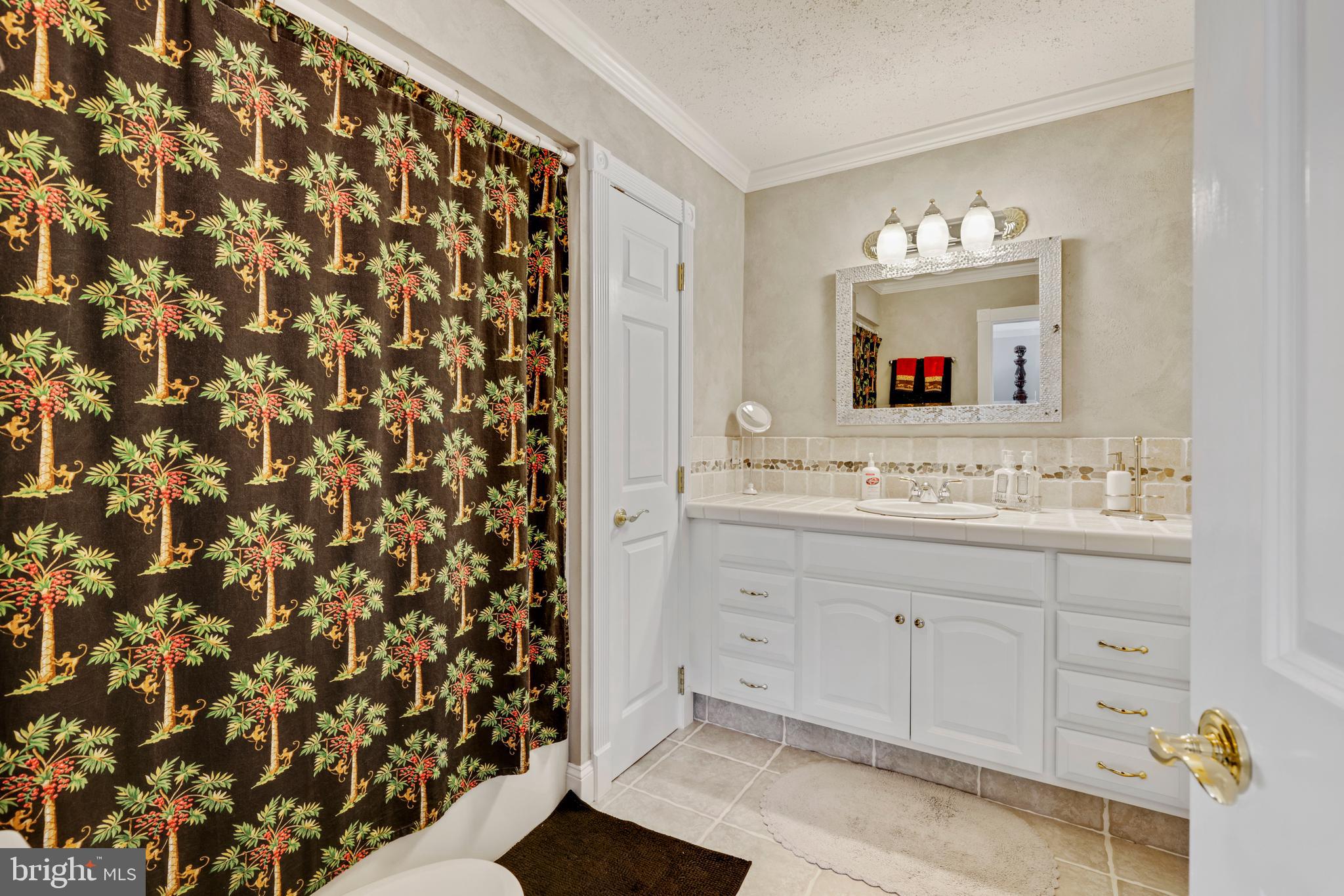 2334 Poplar Road Baltimore, MD 21221 - Photo 43 of 80 Full bath on upper level