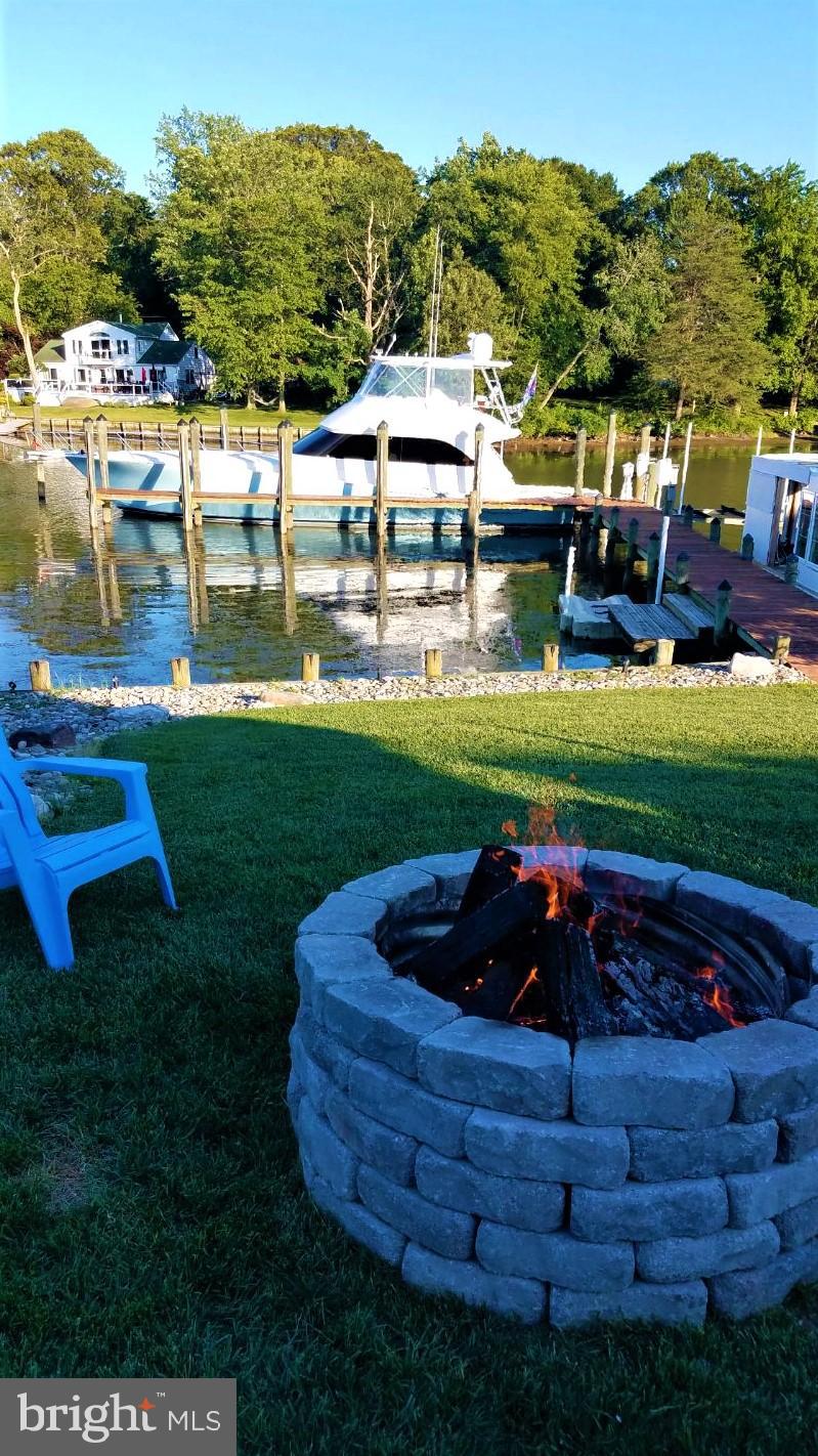 2334 Poplar Road Baltimore, MD 21221 - Photo 60 of 80 Park your large boat at the dock!