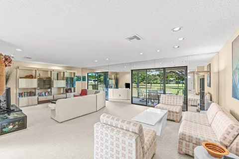 $119,900 | 3 Stratford Drive East, Unit B, Boynton Beach, FL 33436