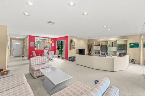 $119,900 | 3 Stratford Drive East, Unit B, Boynton Beach, FL 33436