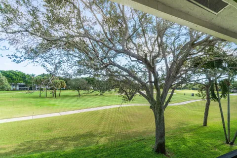 $119,900 | 3 Stratford Drive East, Unit B, Boynton Beach, FL 33436