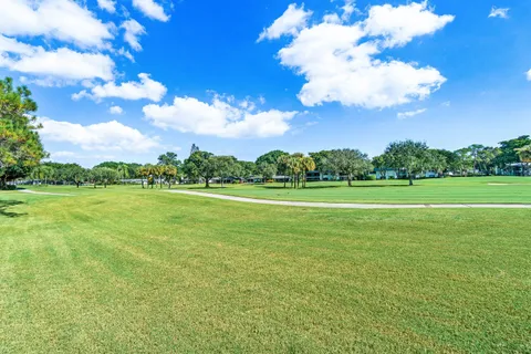 $119,900 | 3 Stratford Drive East, Unit B, Boynton Beach, FL 33436