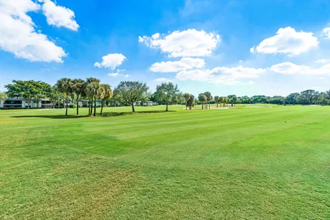 $119,900 | 3 Stratford Drive East, Unit B, Boynton Beach, FL 33436