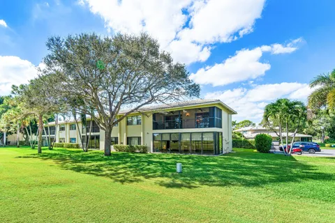 $119,900 | 3 Stratford Drive East, Unit B, Boynton Beach, FL 33436