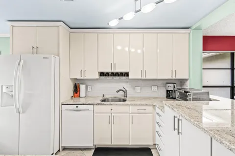 $119,900 | 3 Stratford Drive East, Unit B, Boynton Beach, FL 33436