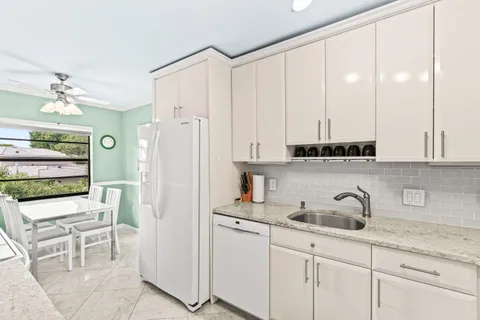 $119,900 | 3 Stratford Drive East, Unit B, Boynton Beach, FL 33436