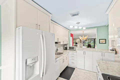 $119,900 | 3 Stratford Drive East, Unit B, Boynton Beach, FL 33436