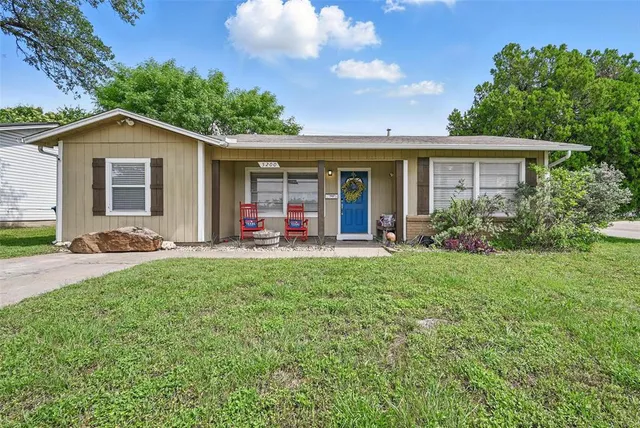 $289,000 | 5200 Lovell Avenue, Fort Worth, TX 76107