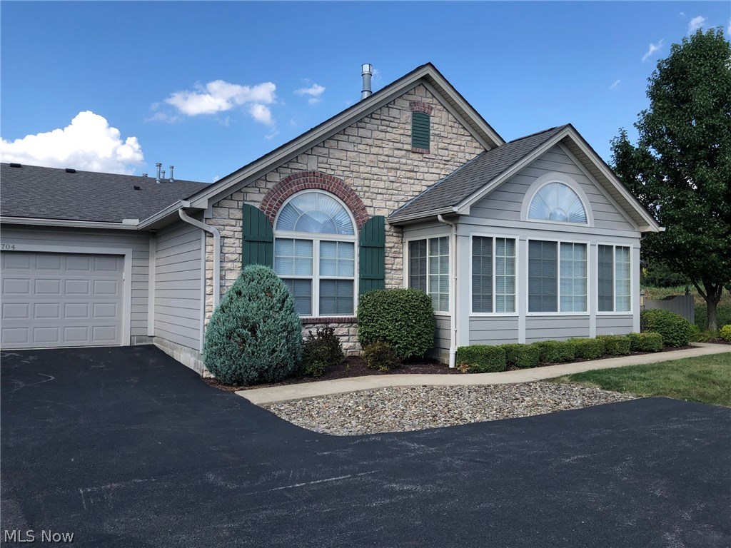 9151 Springfield Road, Unit 704 Youngstown, OH 44514 - Photo 1 of 13 Gallery Image 1