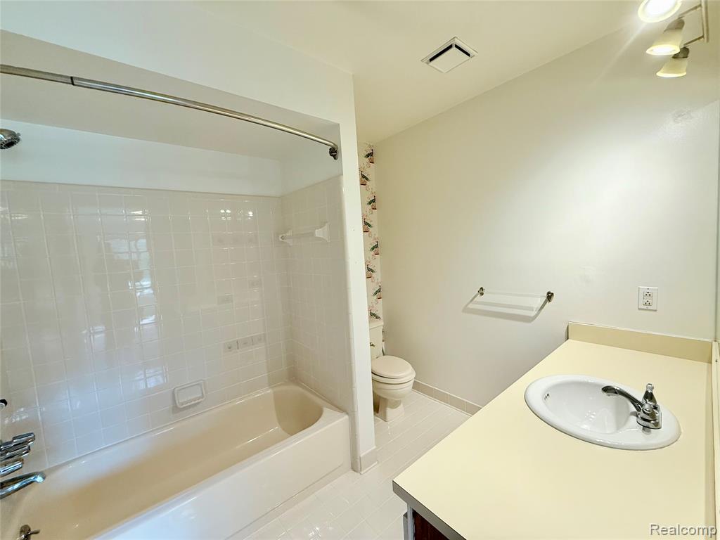 1550 Meadowside Drive, Unit 187 Rochester, MI 48307 - Photo 32 of 43