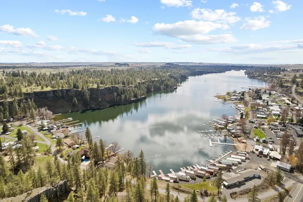 $249,999 | 18617 West Williams Lake Road, Unit 10, Cheney, WA 99004