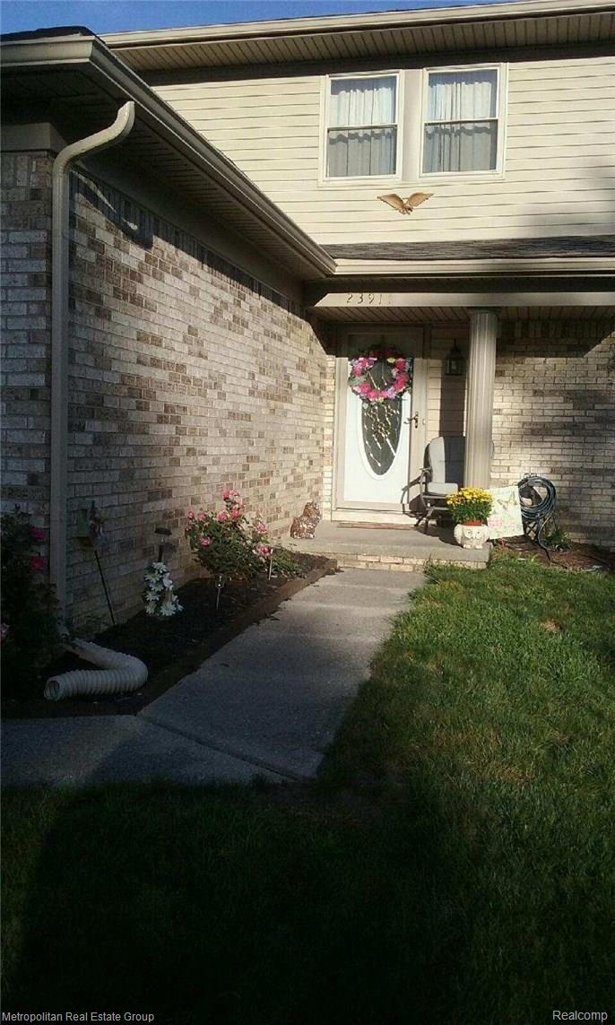 23914 Cedar Ridge Court Romulus, MI 48174 - Photo 2 of 12 3411.jpg