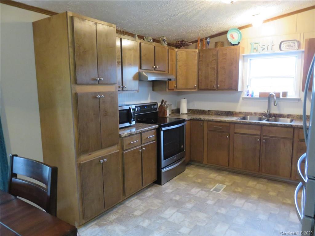 339 Whitaker Road Shelby, NC 28152 - Photo 4 of 18 Gallery Image 4