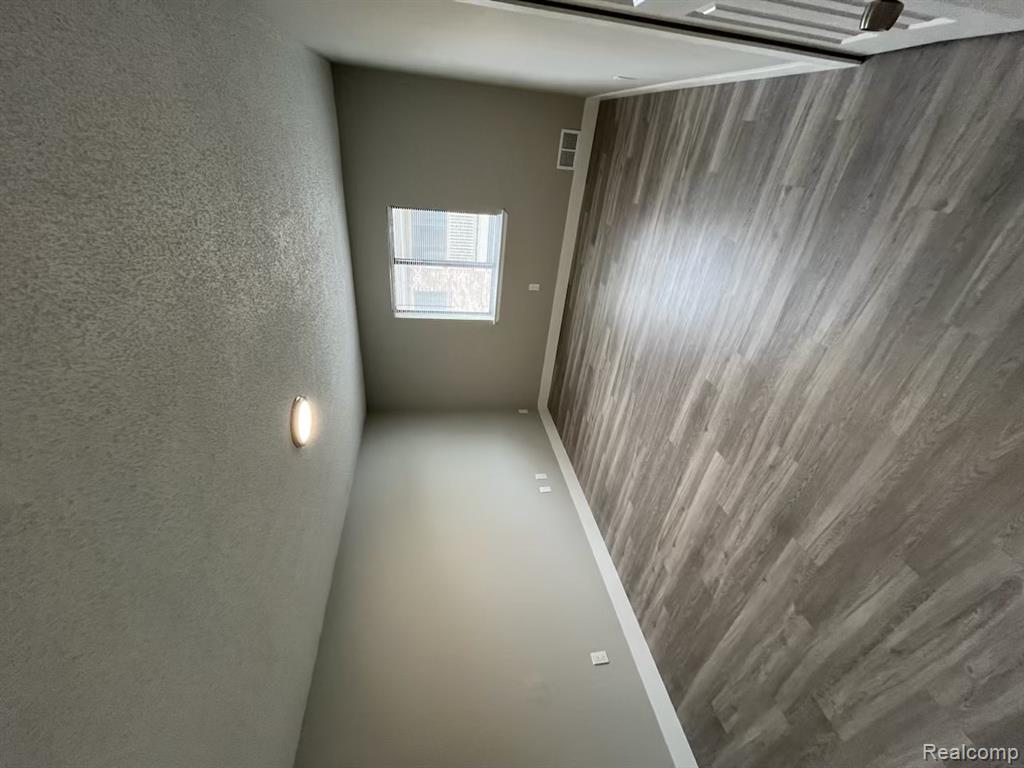 2639 Columbia Road, Unit 4 Berkley, MI 48072 - Photo 7 of 9