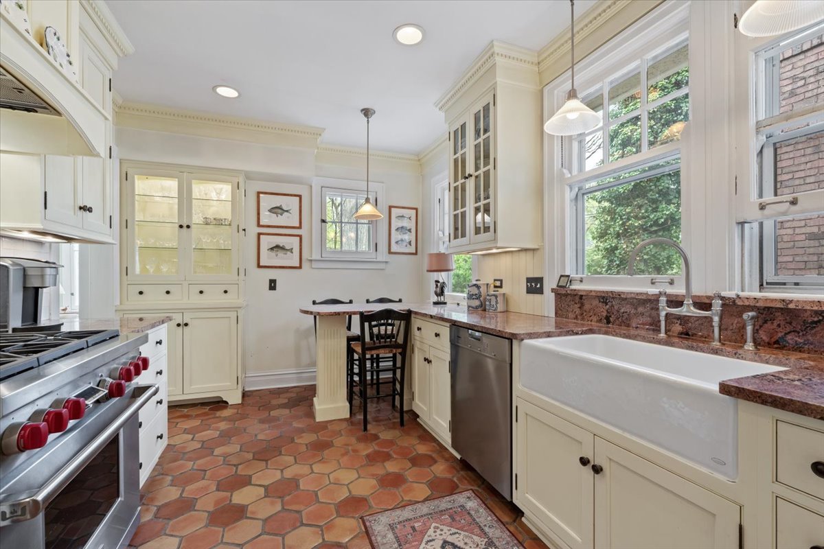 2311 Park Place Evanston, IL 60201 - Photo 16 of 41